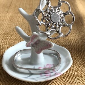 Monet brooch and bracelet set